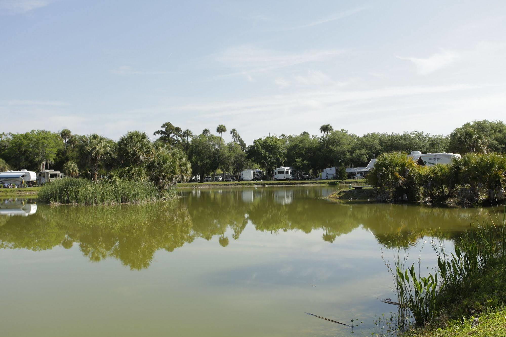 Crystal Isles Rv Resort คริสตัลริเวอร์ ภายนอก รูปภาพ